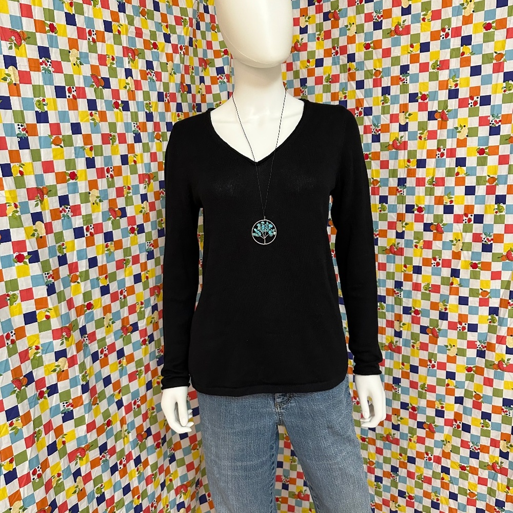 Old Navy v-neck sweater